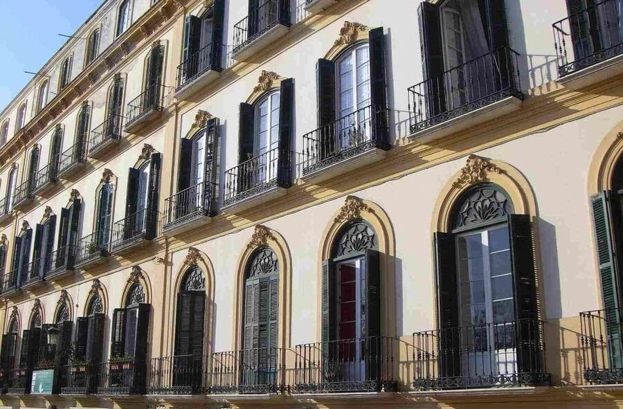Málaga: Picasso Birthplace Museum Ticket & City Audio Guide - What the museum visit feels like