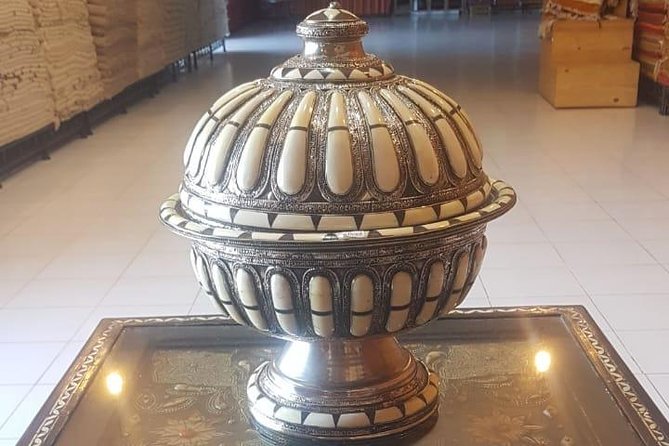 Marrakech Shopping Tour in the Best Galleries in Morocco. - Starting at Jemaa el-Fna and Café de France