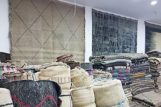 Marrakech Shopping Tour in the Best Galleries in Morocco. - Walking through Souk Semmarine