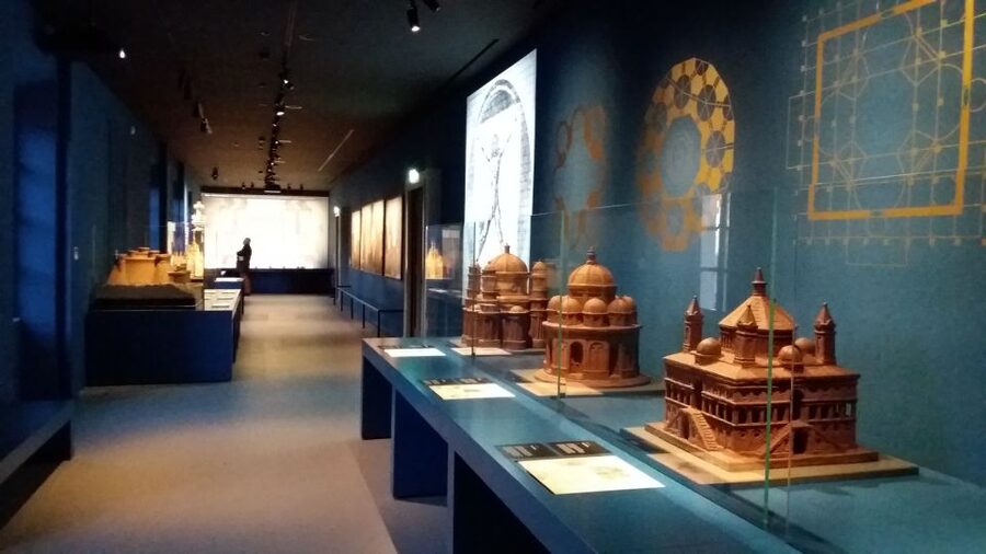 Milan: 1.5-Hour Leonardo da Vinci Gallery Tour - Meeting Leonardo outside Milan’s science museum