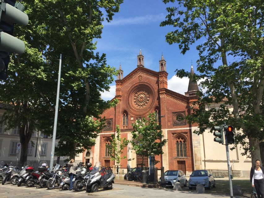 Milan: Pinacoteca Art Gallery and Brera District Guided Tour - How much art can fit into two hours?