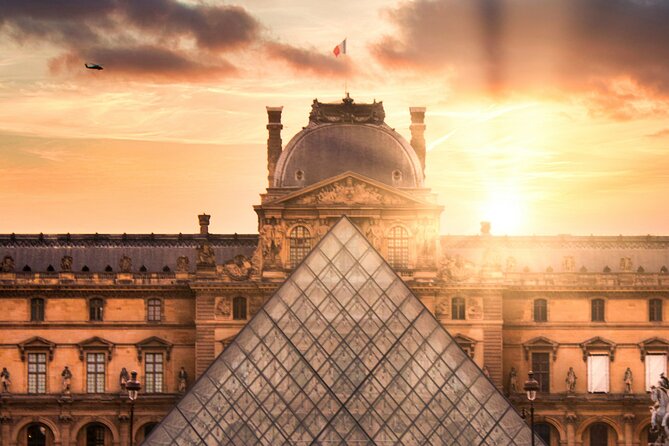 Mona Lisa and Treasures: Louvre Museum Experience 6-people Max - Starting near the Palais Royal