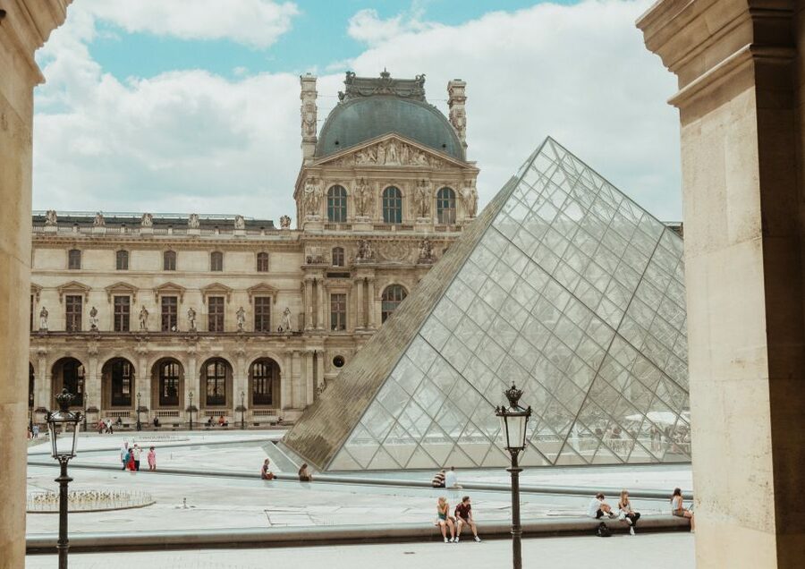 Mona Lisa & Louvre Masterpieces Tour with Reserved Access - Royal rooms and the Apollo Gallery