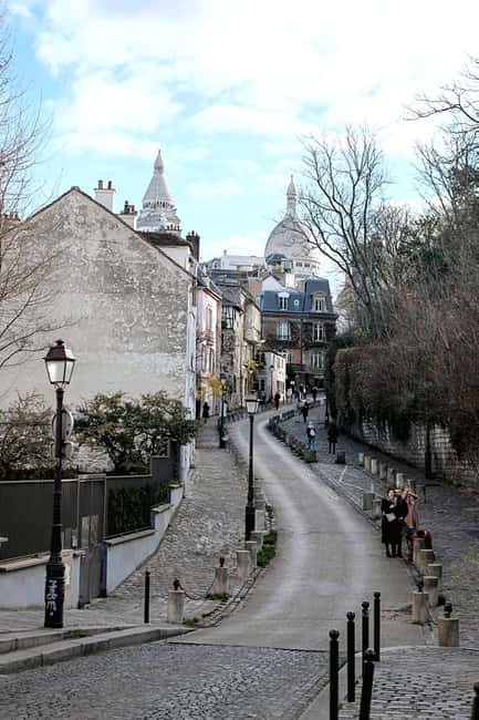 Montmartre for Art Lovers - Walking tour with Expert Guide - Saint-Pierre de Montmartre and the final climb