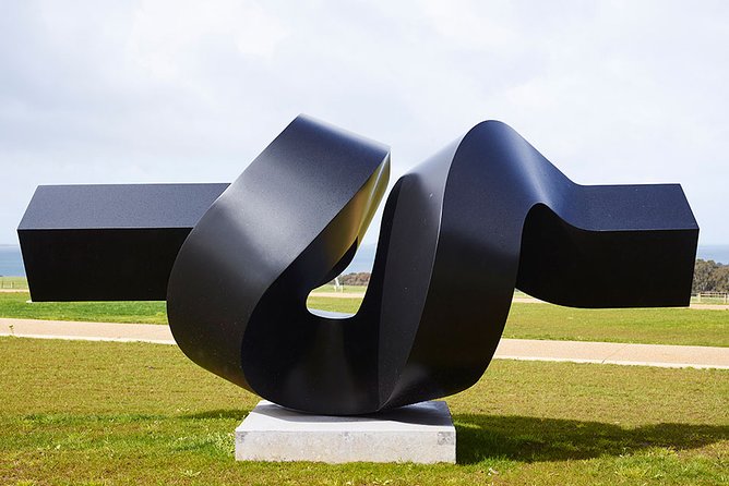 Mornington Peninsula Luxury Lunch, Wine Tasting & Pt Leo Art Walk - Montalto: premium wine and an optional sculpture walk