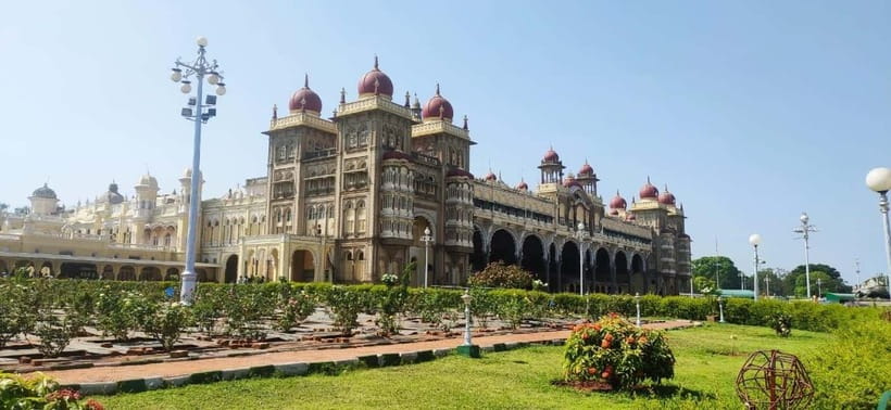 Mysore: Palace, Art Gallery & Devaraja Market Walking Tour - Key points at a glance