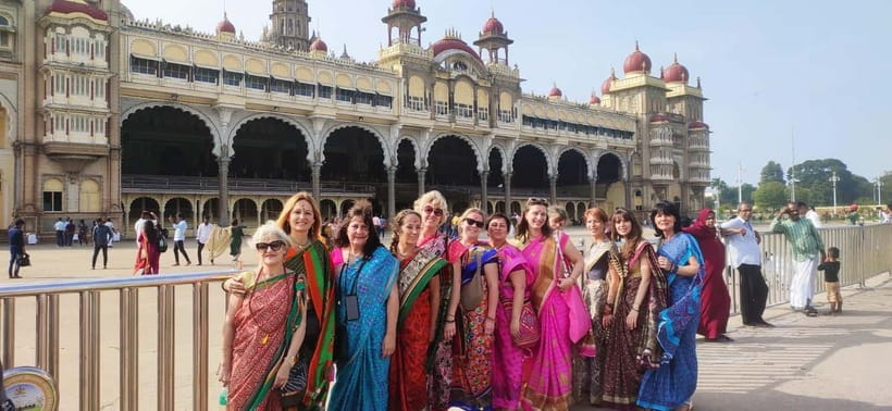 Mysore: Palace, Art Gallery & Devaraja Market Walking Tour - Inside Mysore Palace for 75 minutes