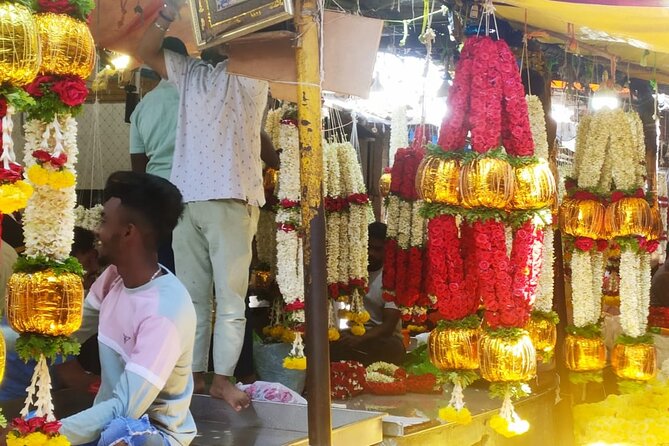 Mysore Palace + Jaganmohana Art Gallery + Devaraja Market = Mysore Heritage Walk - Starting at the Varaha South entrance of Mysore Palace