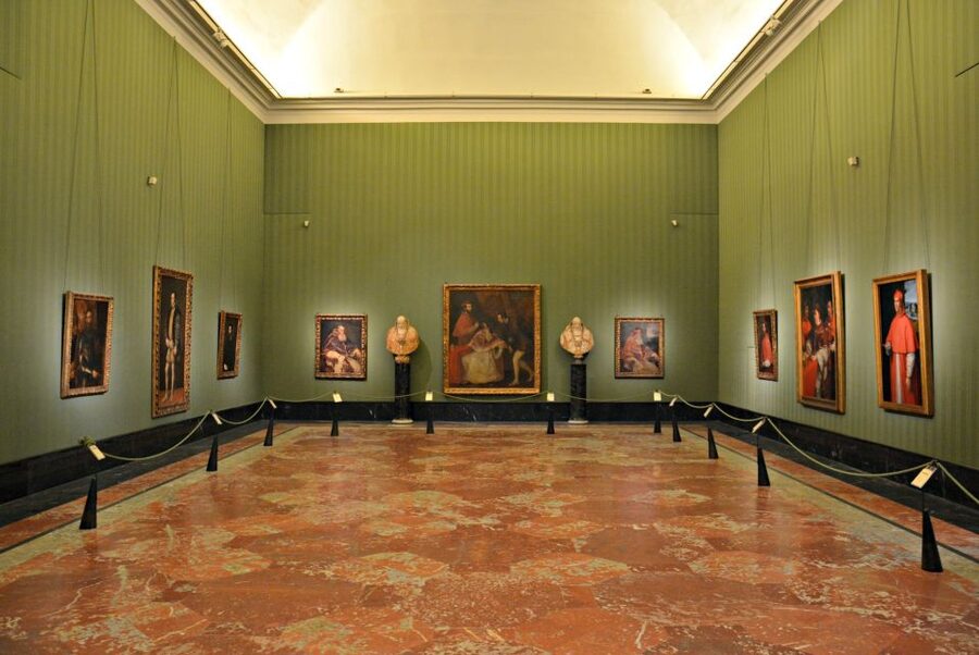 Naples: National Gallery of Capodimonte Tour - Starting at the Royal Wood and palace entrance