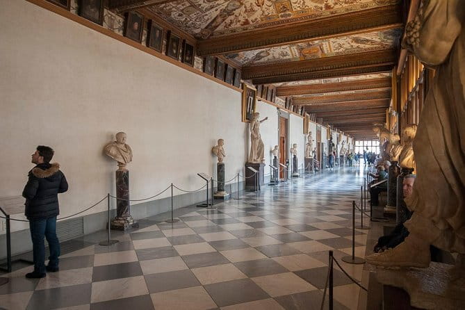 One Hour Uffizi Guided Tour: Masterpieces of the Renaissance - Botticelli’s rooms are the main event