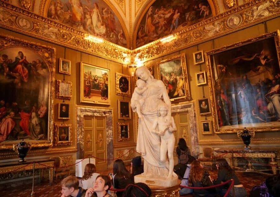 Palatina Gallery and Pitti Guided Tour in Florence - Reserved entry, with one security wait
