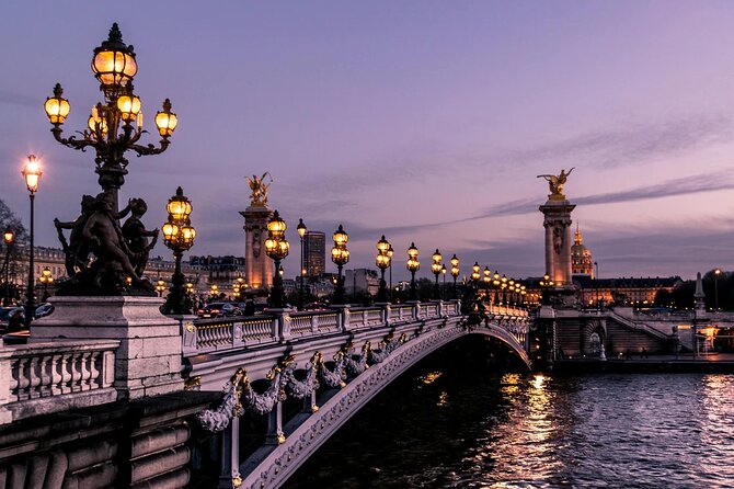 Paris 10-Hour Guided Louvre, Eiffel Tower & Seine River Cruise - Hôtel de Ville and the city at work