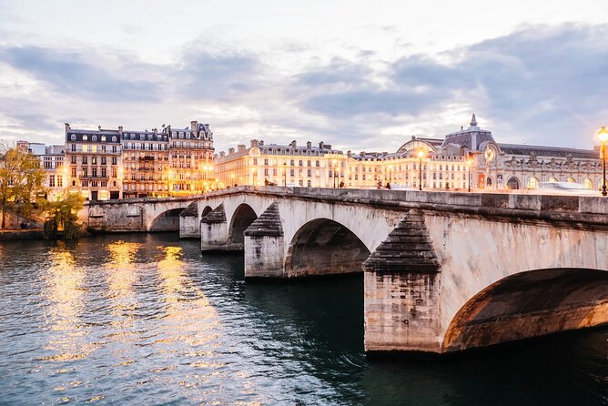 Paris 10-Hour Guided Louvre, Eiffel Tower & Seine River Cruise - Le Marais on foot