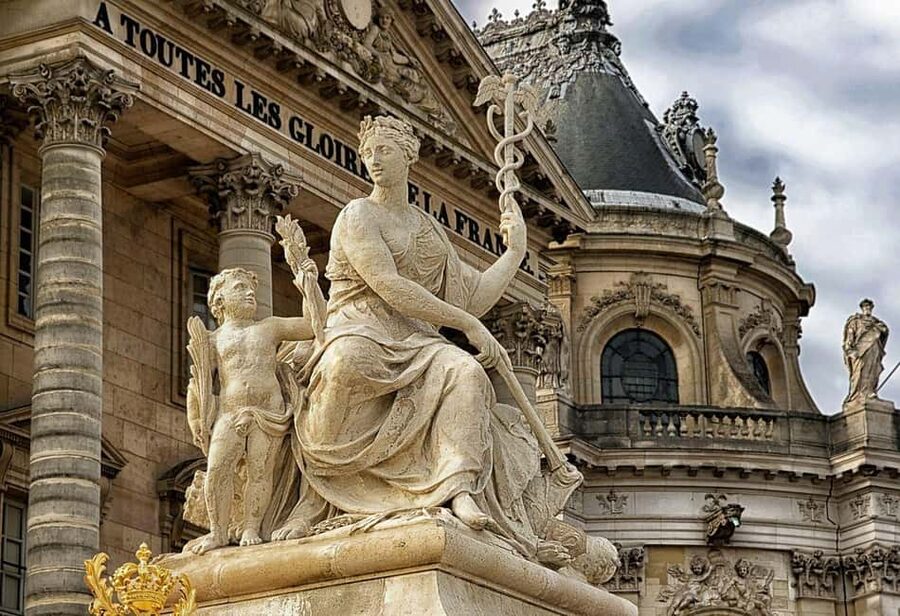 Paris: City Pass – Eiffel, Louvre & 27+ Must-See Sights - Sainte-Chapelle and the Conciergerie