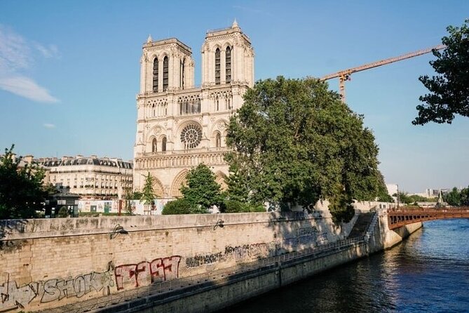 Paris Day Tour with Eiffel Tower, Louvre and Cruise Max 6 People - The Seine cruise, with useful timing freedom
