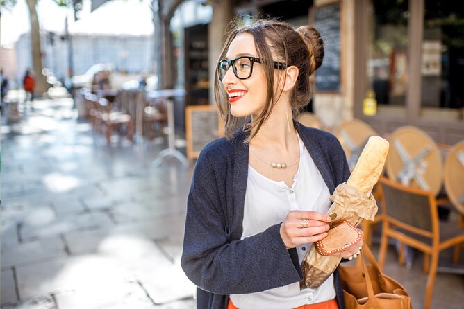 Paris Gourmet Food Tour and Louvre Museum Guided Tour in 1 Day - Macarons, chocolate, and French craft
