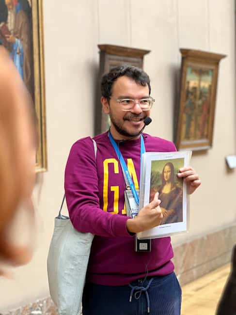 Paris: Guided tour in PORTUGUESE at the Louvre-semi-private - The Mona Lisa, Nike, and Venus de Milo