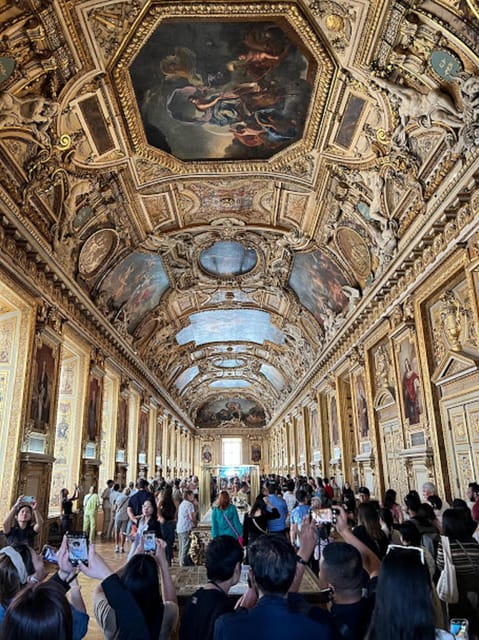 Paris: Guided tour in PORTUGUESE at the Louvre-semi-private - French and Italian paintings in two focused hours