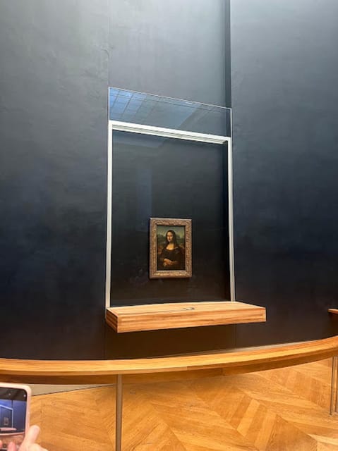 Paris: Guided tour in PORTUGUESE at the Louvre-semi-private - Who will get the most from this tour