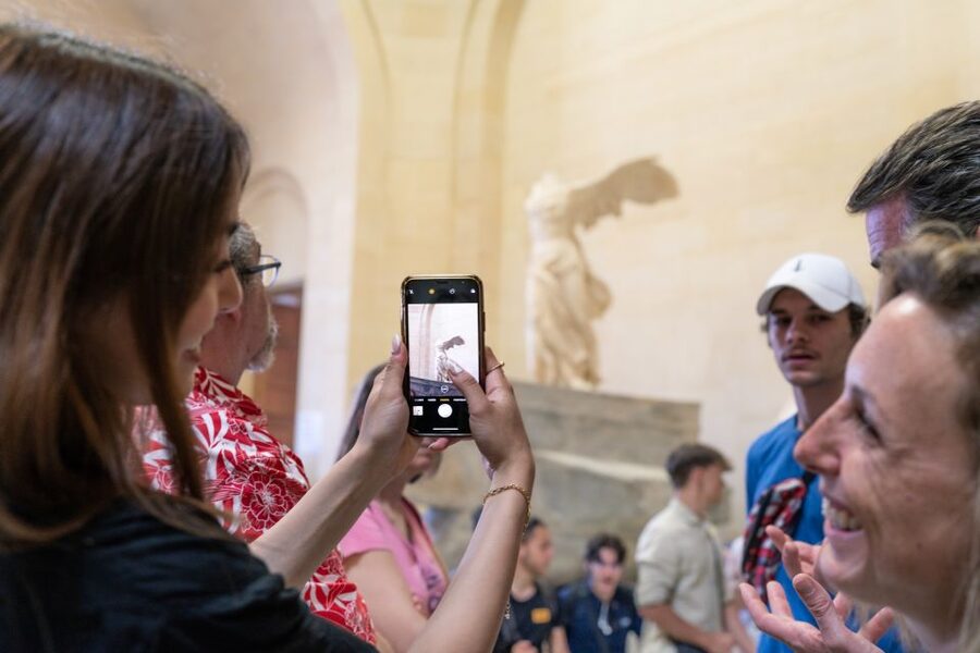 Paris: Guided Tour of the Must-Sees of the Louvre Museum - A smart first look at the Louvre