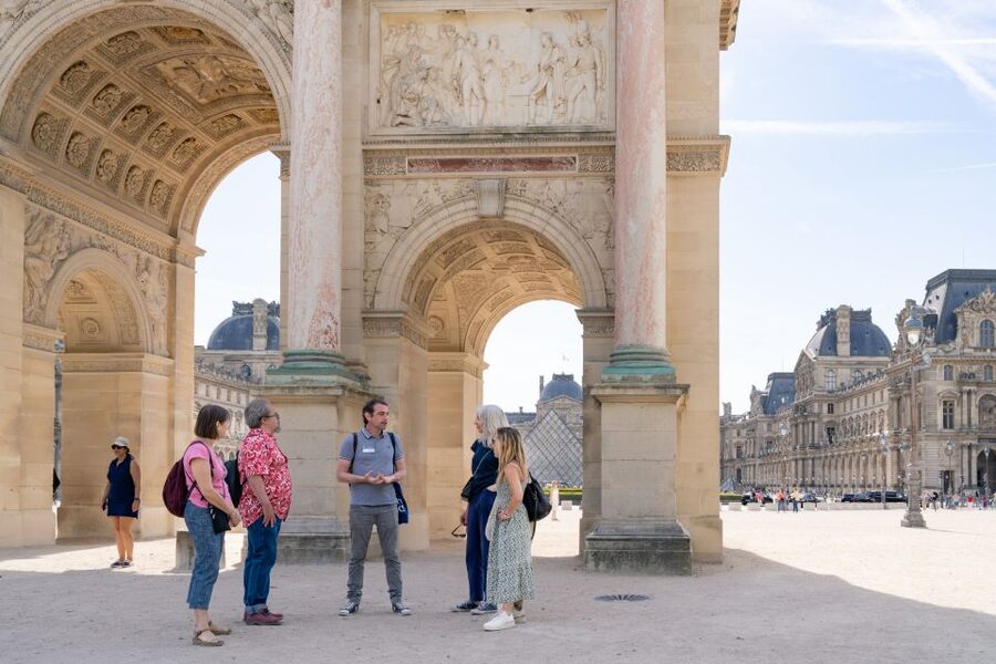 Paris: Guided Tour of the Must-Sees of the Louvre Museum - Venus de Milo and Winged Victory