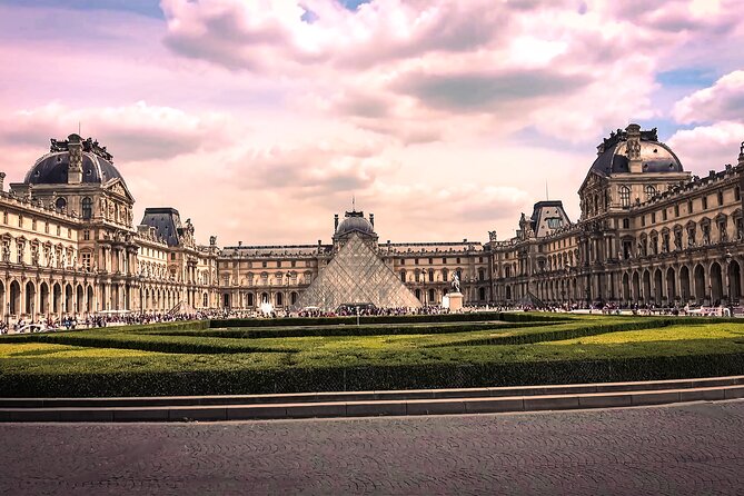 Paris Half Day Tour & Cruise, Private Guide & Louvre Entrance - Pont des Arts and the Seine riverbanks