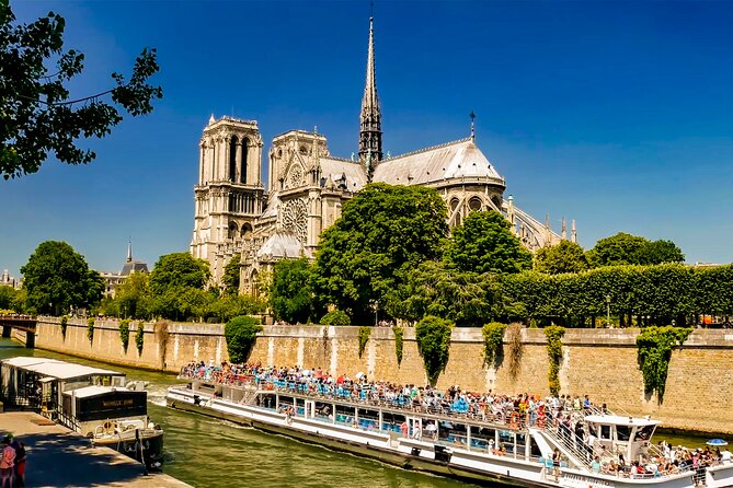 Paris Half Day Tour & Cruise, Private Guide & Louvre Entrance - Meeting near the Eiffel Tower at 11:00 am