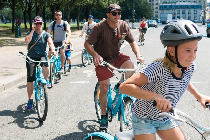 Paris Highlights Bike Tour: Eiffel Tower, Louvre and Notre-Dame - Eiffel Tower and the first look at Paris