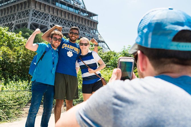 Paris Highlights Bike Tour: Eiffel Tower, Louvre and Notre-Dame - Invalides and Pont Alexandre III