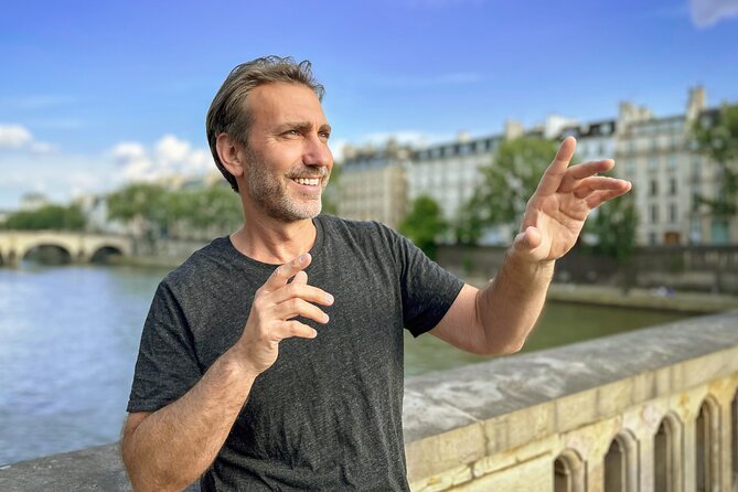 Paris History Walk: Medieval Marais, Notre Dame Islands & Stories - Place Dauphine and the best river views