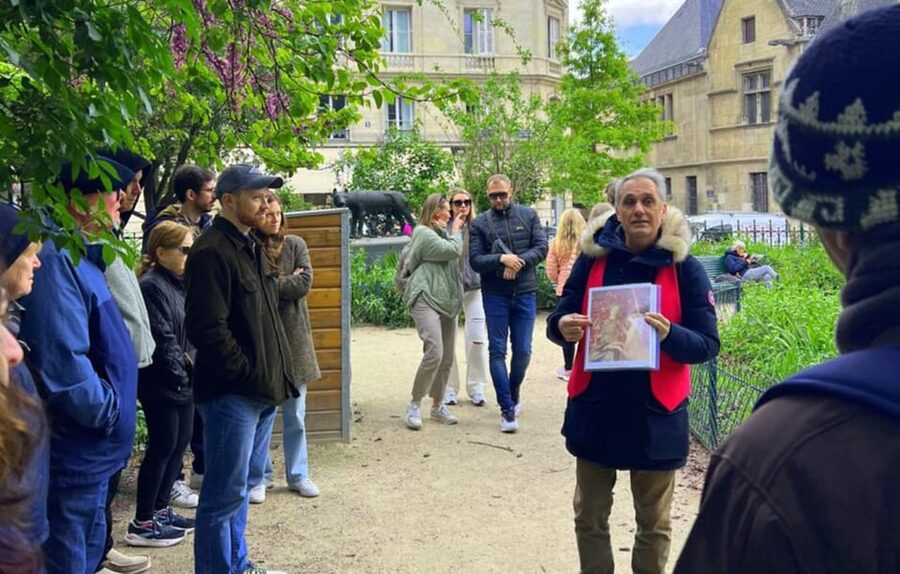 Paris Icons Express Tour - Notre-Dame to Louvre. Small group - Reaching the Louvre Pyramid and the old palace