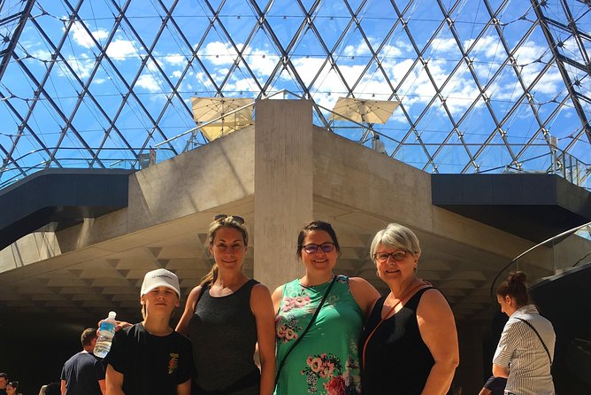 Paris Kids and Families Private Louvre Tour - Stories that keep children looking