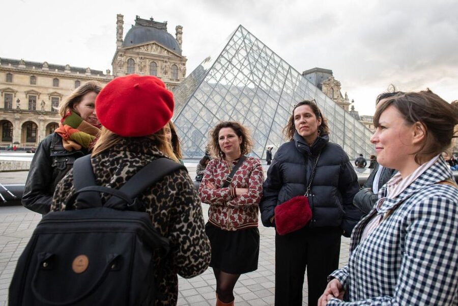 Paris : Late Night Louvre Tiny Group Tour - The Louvre highlights in a carefully chosen route