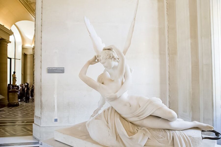Paris Louvre: 2-Hour Private Tour for Groups or Families - Who should book this Louvre tour