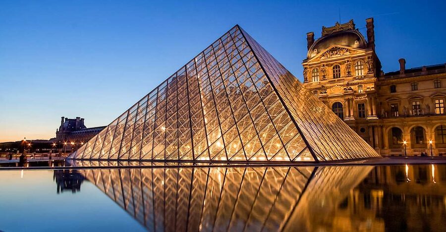 Paris: Louvre Guided Tour with Reserved Access & Boat Cruise - The Louvre route: famous works without trying to see everything