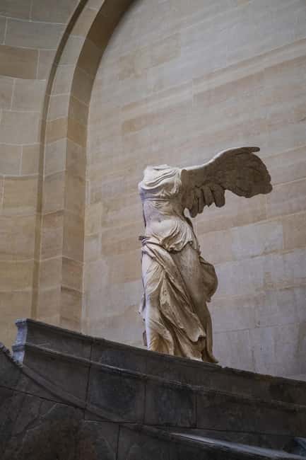 Paris: Louvre Masterpieces Tour with Pre-Reserved Tickets - Venus de Milo and Winged Victory
