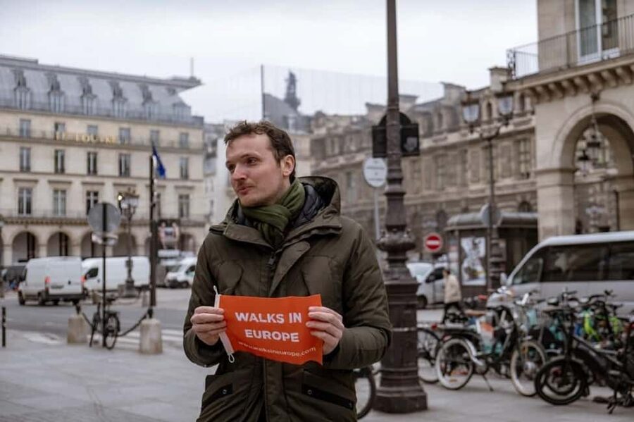 Paris: Louvre Masterpieces Tour with Pre-Reserved Tickets - What the small group changes