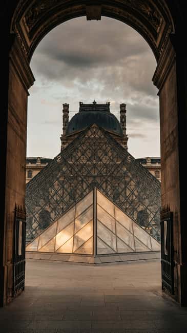 Paris: Louvre Mona Lisa Discovery Guided Tour with Ticket - Leonardo da Vinci beyond the smile