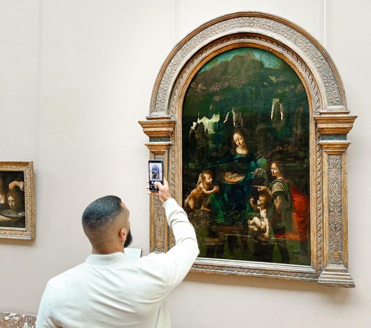 Paris: Louvre Mona Lisa Discovery Guided Tour with Ticket - Starting with the Louvre Pyramid