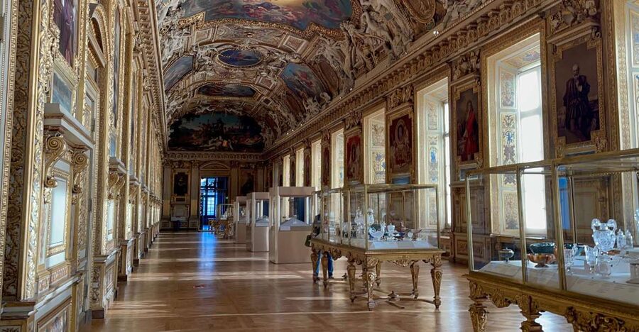 Paris: Louvre Mona Lisa Private Guided Tour with First Entry - A 90-minute route through the Louvre’s greatest hits