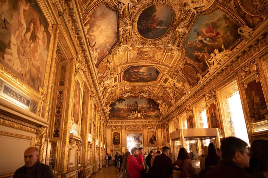 Paris: Louvre Mona Lisa Private Guided Tour with First Entry - Timing, meeting point, and access
