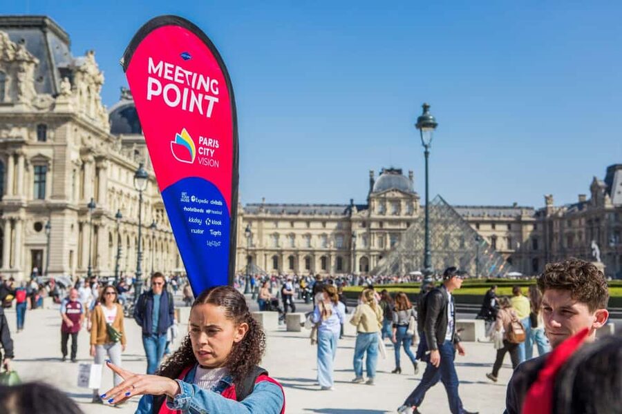 Paris: Louvre Museum Access with Host and Hop-On Hop-Off Bus - Ancient Greece, Rome, Egypt, and the Near East