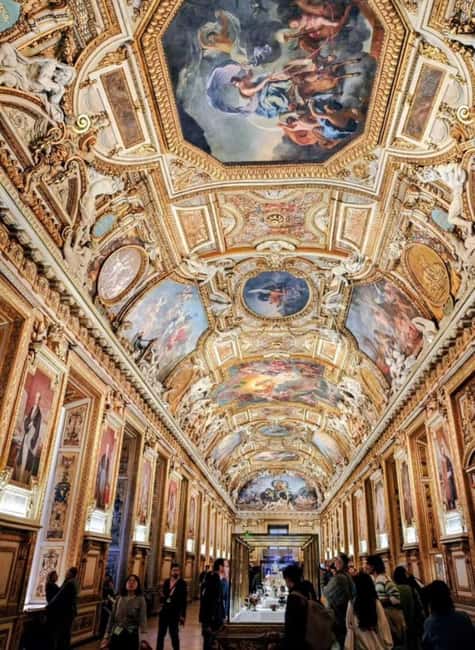 Paris: Louvre Museum Entry Ticket with Host Assistance - A calmer way to start at the Louvre Pyramid