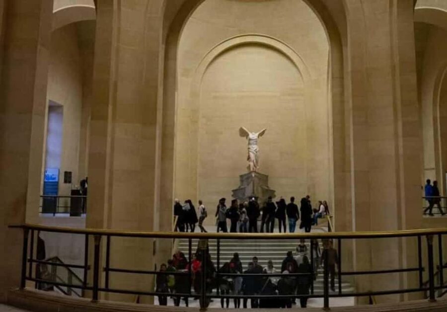 Paris: Louvre Museum Entry Ticket with Host Assistance - The Mona Lisa, Venus de Milo, and Winged Victory