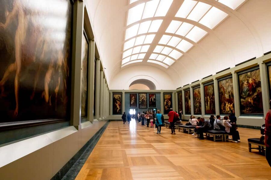 Paris: Louvre Museum First Entrance with host to Mona Lisa - Meeting at the Carrousel Arch