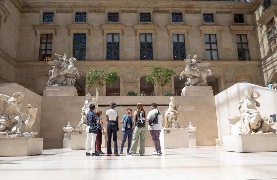 Paris: Louvre Museum Highlights and Mona Lisa Tour - Why a Guided Louvre Visit Helps