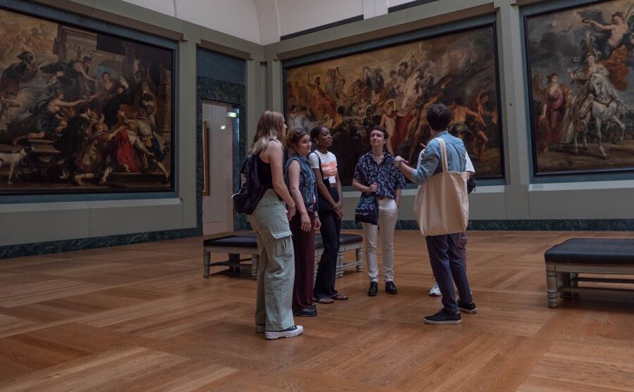 Paris: Louvre Museum Highlights and Mona Lisa Tour - How the Two Hours Feel