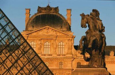 Louvre Museum Hosted Entry and Mona Lisa Audioguide