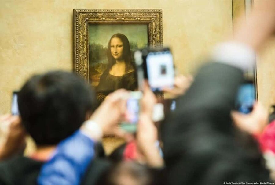 Paris: Louvre Museum Hosted Entry & Masterpieces Audio Guide - Restrictions that can affect your visit