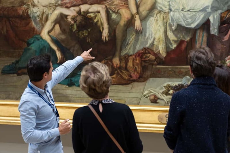 Paris: Louvre Museum Masterpieces Private Small Group Tour - Why a guided first look helps at the Louvre